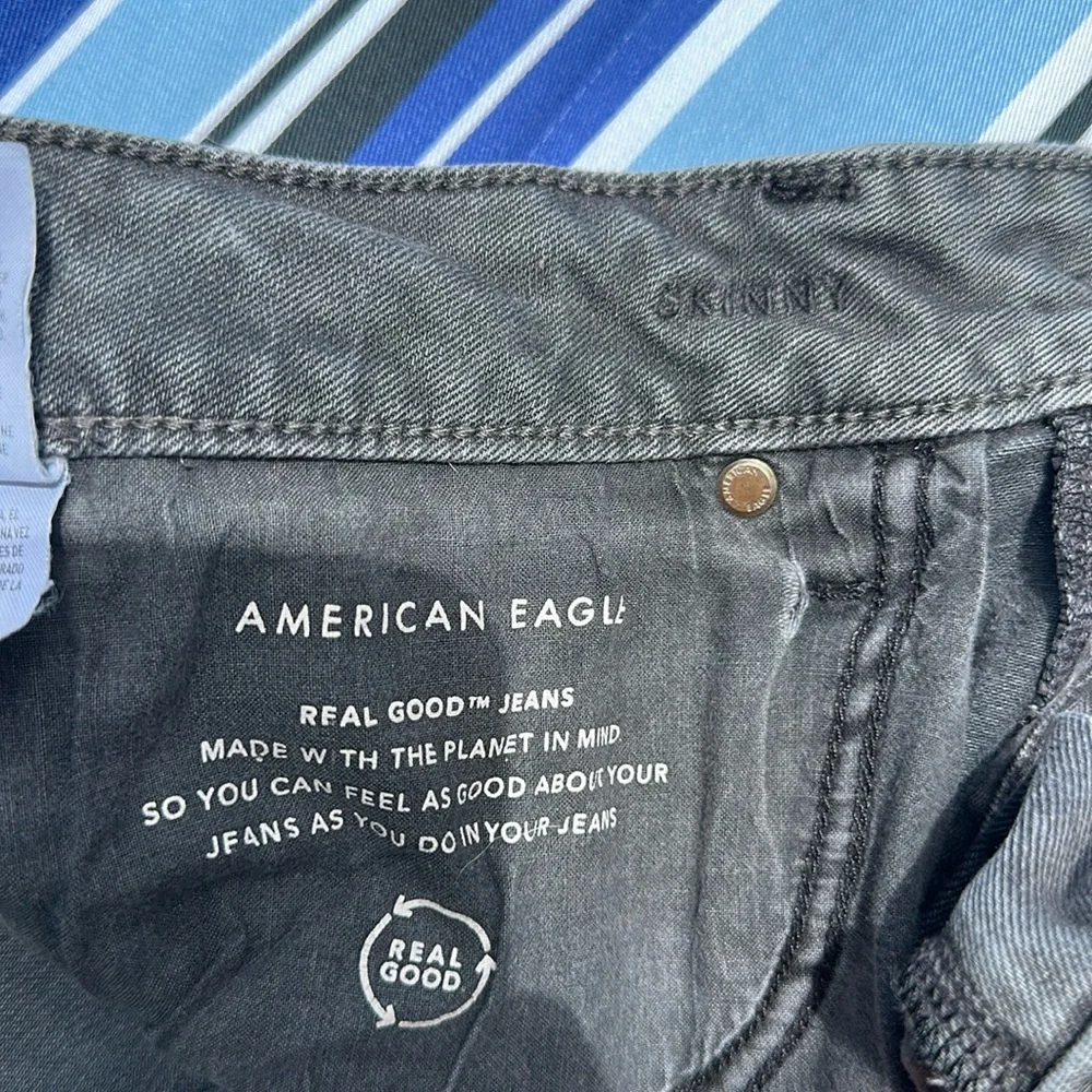 American Eagle black Skinny Jeans Distressed 32/30